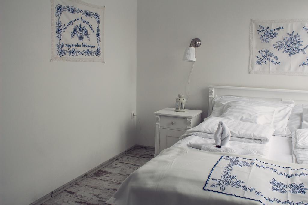 Deak Udvarhaz Hotel Kakucs Kamer foto