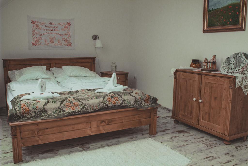 Deak Udvarhaz Hotel Kakucs Kamer foto