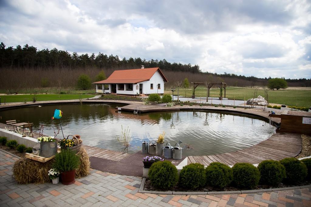 Deak Udvarhaz Hotel Kakucs Buitenkant foto